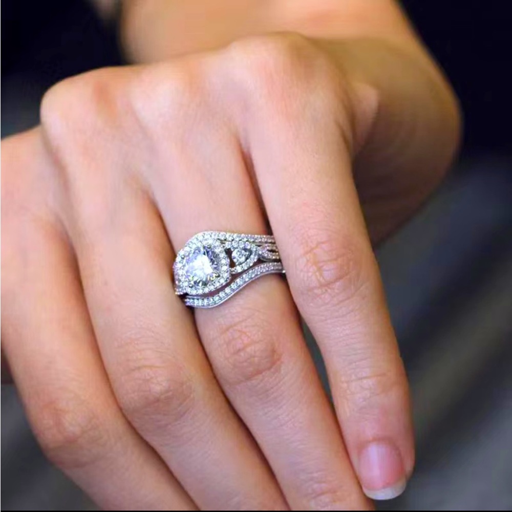 Woman’s ring